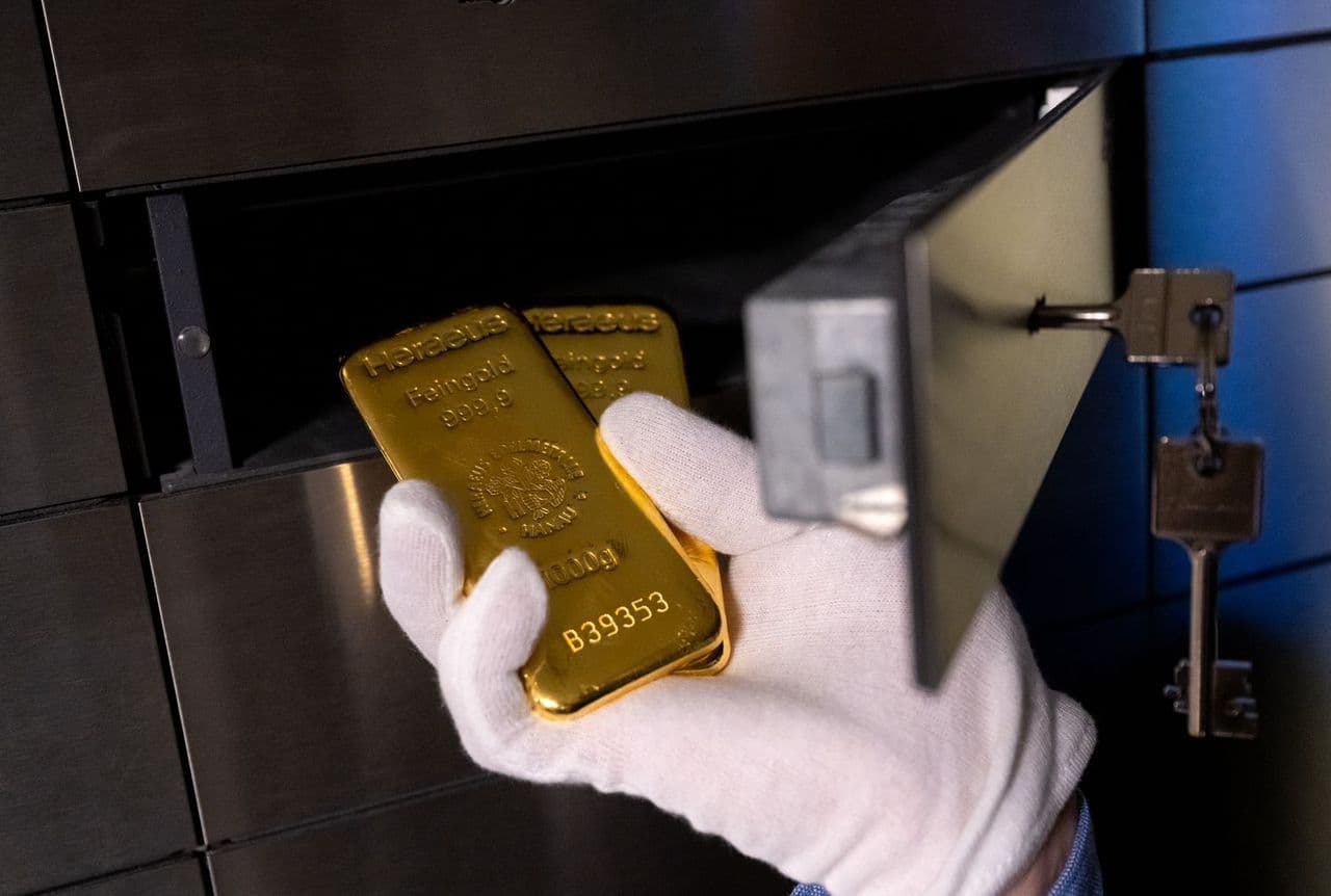 Secure vault storage